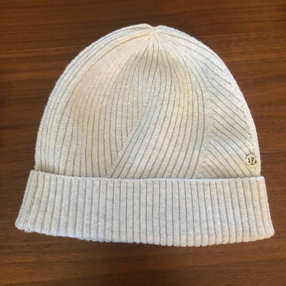 lululemon twist of cozy knit beanie